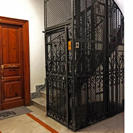 Πανσιόν Clementi Portrait