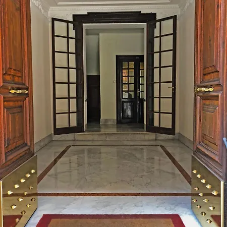 Clementi Portrait Πανσιόν