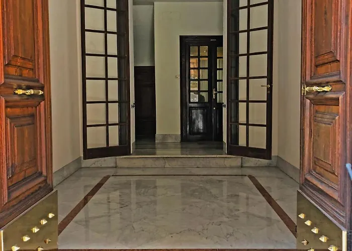 Clementi Portrait 招待所