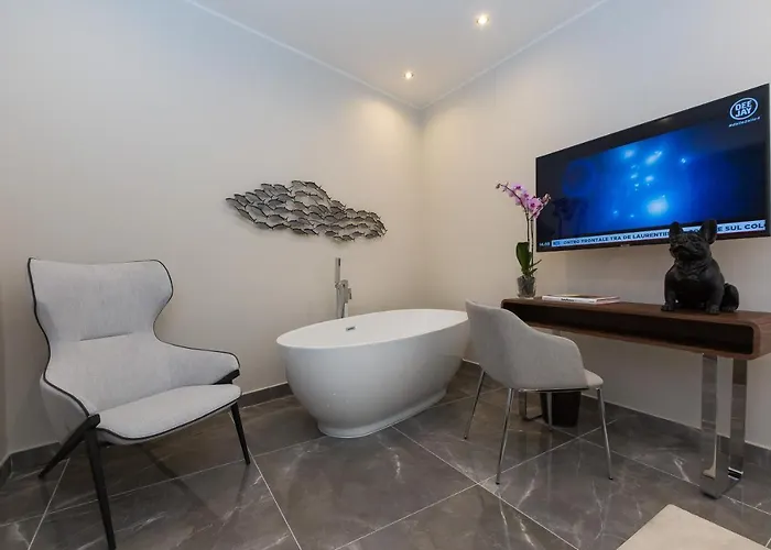 Clementi Portrait 4*