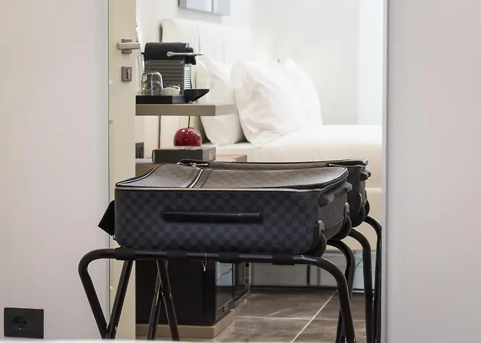 Clementi Portrait 招待所 4*