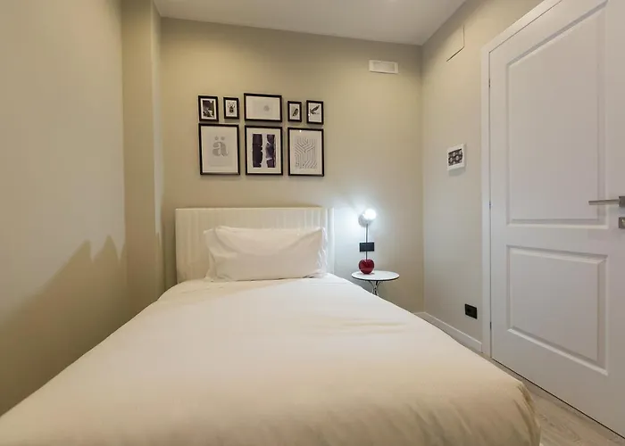 Clementi Portrait 招待所 4*