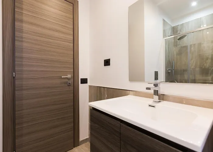 Clementi Portrait 招待所 4*