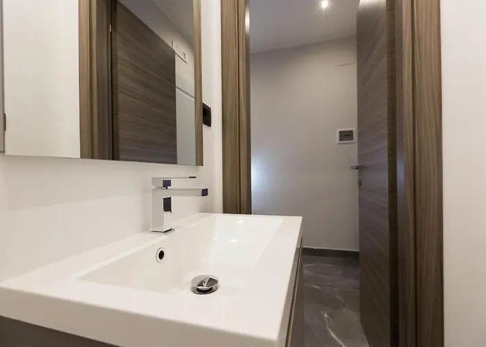 Clementi Portrait 4*