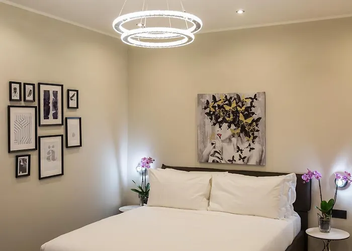 招待所 Clementi Portrait