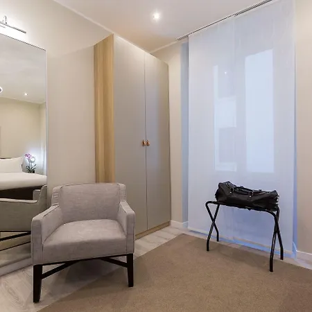 Clementi Portrait 4*